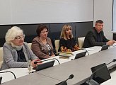 Уважаемые земляки, 23 сентября как председатель организационного комитета областного литературно-историко-краеведческого конкурса «Храмы России» имени Виталия Семёновича Маслова провел рабочую встречу в здании Мурманской областной Думы