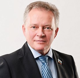 Александр Макаревич: Депутатам-"единороссам" снова не хватило духа поддержать стариков