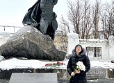 Роман Пономарев возложил цветы к памятнику Герою Советского Союза Анатолию Бредову
