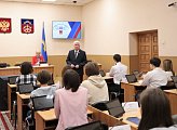 Мурманские школьники познакомились с работой областного парламента