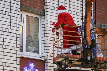 В Мурманске впервые прошла социальная акция "Десант Деда Мороза"  