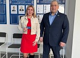 5 апреля Александр Богович вручил партийные билеты новым членам партии «Единая Россия».