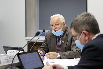 Состоялось заседание комитета областной Думы по природопользованию, экологии, рыбохозяйственному и агропромышленному комплексу под председательством Валерия Пантелеева 