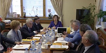 Александр Макаревич встретился с руководителем Экспертного Совета Госдумы Ольгой Епифановой и принял участие в заседании Совета Палаты депутатов партии СПРАВЕДЛИВАЯ РОССИЯ