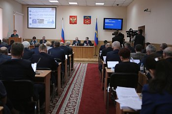 На заседании регионального парламента депутаты заслушали и приняли к сведению отчет Губернатора Мурманской области Марины Ковтун о результатах деятельности Правительства области в 2017 году