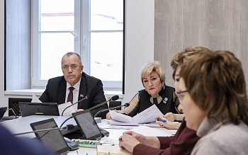 Прошло очередное заседание комитета областной Думы по социальной политике и охране здоровья под председательством Надежды Максимовой