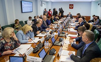 В комитете СФ по социальной политике обсудили вопросы здравоохранения в Мурманской области