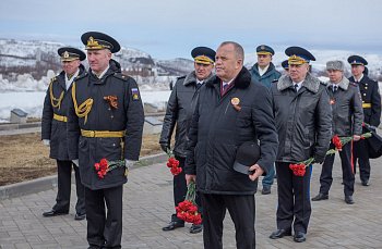 В Долине Славы почтили память погибших в годы Великой Отечественной войны защитников Заполярья 