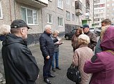Уважаемые земляки, 18 июня вместе с депутатом Совета депутатов города Мурманска Андреем Анатольевичем Савенковым и специалистами Управления Первомайского административного округа провели встречу с жителями микрорайона дома №30 по улице Зои Космодемьянской