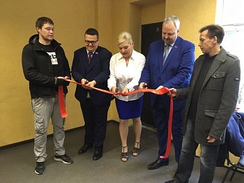 Депутаты областной Думы приняли участие в открытии мини типографии в Мончегорске