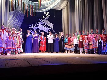  В Ловозерском центре развития досуга и культуры состоялось торжественное открытие выставки "Хранители времени"