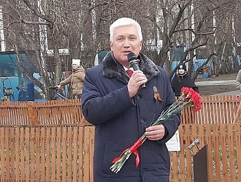 Уважаемые земляки, поздравляю нас с 41-й годовщиной присвоения Мурманску звания высшей степени отличия город-герой!