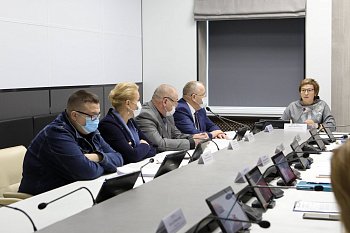 Состоялось заседание комитета областной Думы по культуре, молодежной политике, туризму и спорту под председательством Ларисы Кругловой