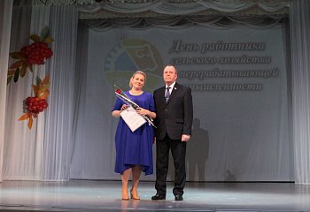 Глава регионального парламента Сергей Дубовой поздравил работников агропромышленного комплекса Кольского Заполярья с профессиональным праздником