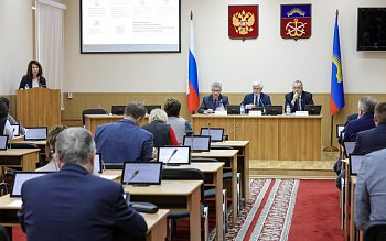 В Думе прошло заседание комитета по бюджету, финансам и налогам под председательством Бориса Пищулина