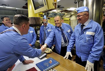 Председатель Мурманской областной Думы Сергей Дубовой принимает участие в выездном заседании комитета Совета Федерации по обороне и безопасности, которое проходит в Гаджиево