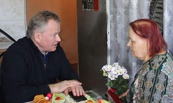 Александр Макаревич поздравил членов общественной организации "Жители блокадного Ленинграда" с наступающим праздником - Днем Победы