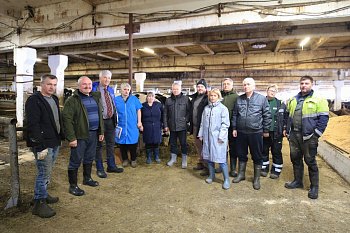 Депутаты областной Думы посетили сельхозпредприятие «Тулома»