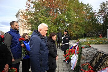 Северяне почтили память защитников Заполярья