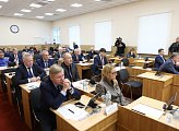 Проекты федеральных законов 25 октября были в центре внимания участников внеочередного заседания областной Думы