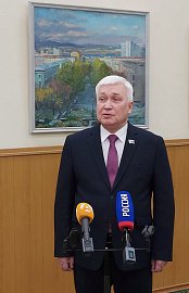 В Мурманской областной Думе состоялась персональная выставка мурманчанина, заслуженного художника России, члена Союза художников России Виталия Николаевича Бубенцова 