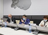 В Думе состоялись рабочие встречи Губернатора области Андрея Чибиса с депутатами фракций регионального парламента