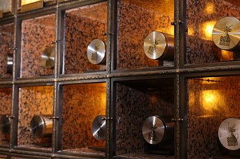 Участники автопробега «Города-герои – города Героев» доставили капсулу с землей и икону из Мурманской области в Национальный мемориальный комплекс в Минске 