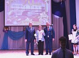 Парламентарии поздравили старейшую школу Полярного с юбилеем
