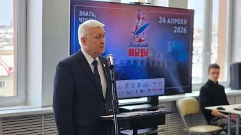 Уважаемые земляки, 22 апреля как региональный координатор партийного проекта «Единой России» «Историческая память» принял участие в торжественном открытии выставки, посвященной организации и проведению «Диктанта Победы» в Мурманской области