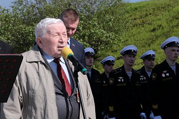 Депутаты регионального парламента выразили глубокие соболезнования в связи со смертью Почетного гражданина Мурманской области и города-героя Мурманска, известного краеведа и общественного деятеля Льва Журина