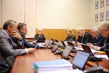 Состоялось очередное заседание комитета областной Думы по социальной политике и охране здоровья под председательством Надежды Максимовой