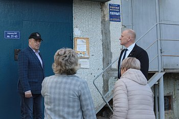 Председатель областной Думы Сергей Дубовой ознакомился с ходом благоустройства территории Видяево