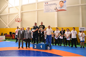 Прошел Всероссийский турнир по греко-римской борьбе памяти мастера спорта Рифа Гайанова