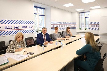 В Мурманске в Штабе общественной поддержки прошел Единый день приема участников спецоперации и членов их семей 