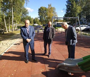 Глава регионального парламента Сергей Дубовой и заместитель Председателя Думы Василий Омельчук находятся с рабочей поездкой в Ковдорском районе