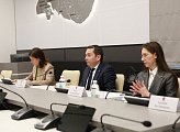 В Думе состоялись рабочие встречи Губернатора области Андрея Чибиса с депутатами фракций регионального парламента