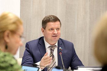 Многодетным семьям в Мурманской области предоставят земельные участки либо денежную компенсацию без учета "нуждаемости"