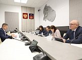 Проект областного бюджета на 2023 год был в центре внимания на встречах Губернатора области Андрея Чибиса с депутатами фракций регионального парламента