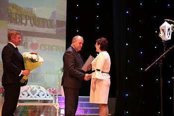 Глава регионального парламента Сергей Дубовой поздравил жителей  флотской столицы с 67-й годовщиной образования Североморска