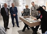 Председатель регионального парламента Сергей Дубовой посетил выставку о культуре в блокадном Ленинграде