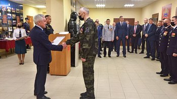 Председатель профильного комитета областной Думы Михаил Ильиных поздравил сотрудников Росгвардии с профессиональным праздником