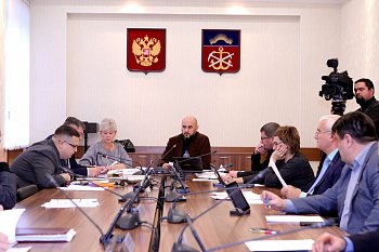 В региональном парламенте прошло заседание комитета по экономической политике, энергетике и жилищно-коммунальному хозяйству под председательством Максима Белова