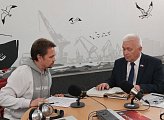 Уважаемые земляки, 17 июня в канун Дня стойкости и мужества мурманчан принял участие в программе «Поговорим?!» на радиостанции «Маяк»