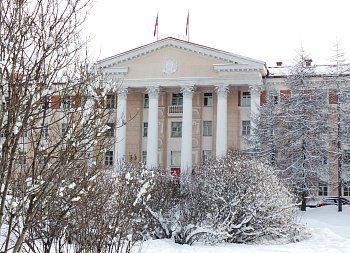 Глава регионального парламента Сергей Дубовой поздравил депутатов Госсовета Коми с 25-летием 