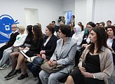 Как совместить материнство и карьеру обсудили в Мурманске