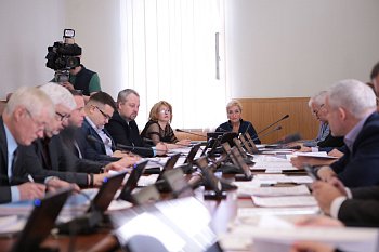Состоялось очередное заседание комитета Думы по социальной политике и охране здоровья под председательством Надежды Максимовой