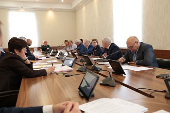 Состоялось очередное заседание комитета Думы по социальной политике и охране здоровья под председательством Надежды Максимовой