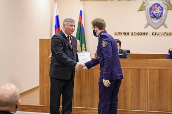 Первый вице-спикер регионального парламента Владимир Мищенко поздравил сотрудников Следственного управления СК России с днем образования ведомства