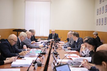 В областной Думе прошло заседание комитета по транспорту, дорожному хозяйству и информатизации под председательством Михаила Антропова