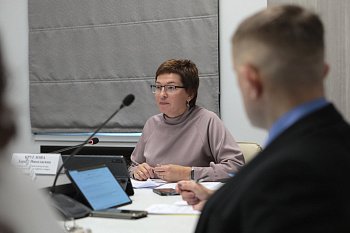 В Думе прошло заседание комитета по культуре, молодежной политике, туризму и спорту под председательством Ларисы Кругловой